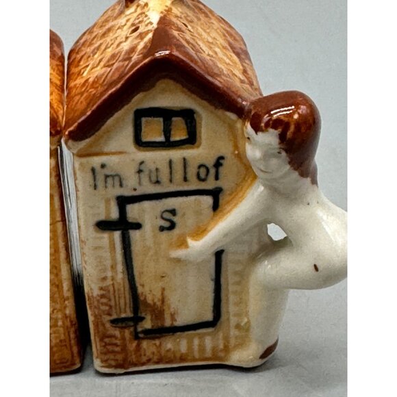 Vintage Ceramic Outhouse Salt & Pepper Shakers With Brown Roof And Figurines REA - Picture 3 of 9